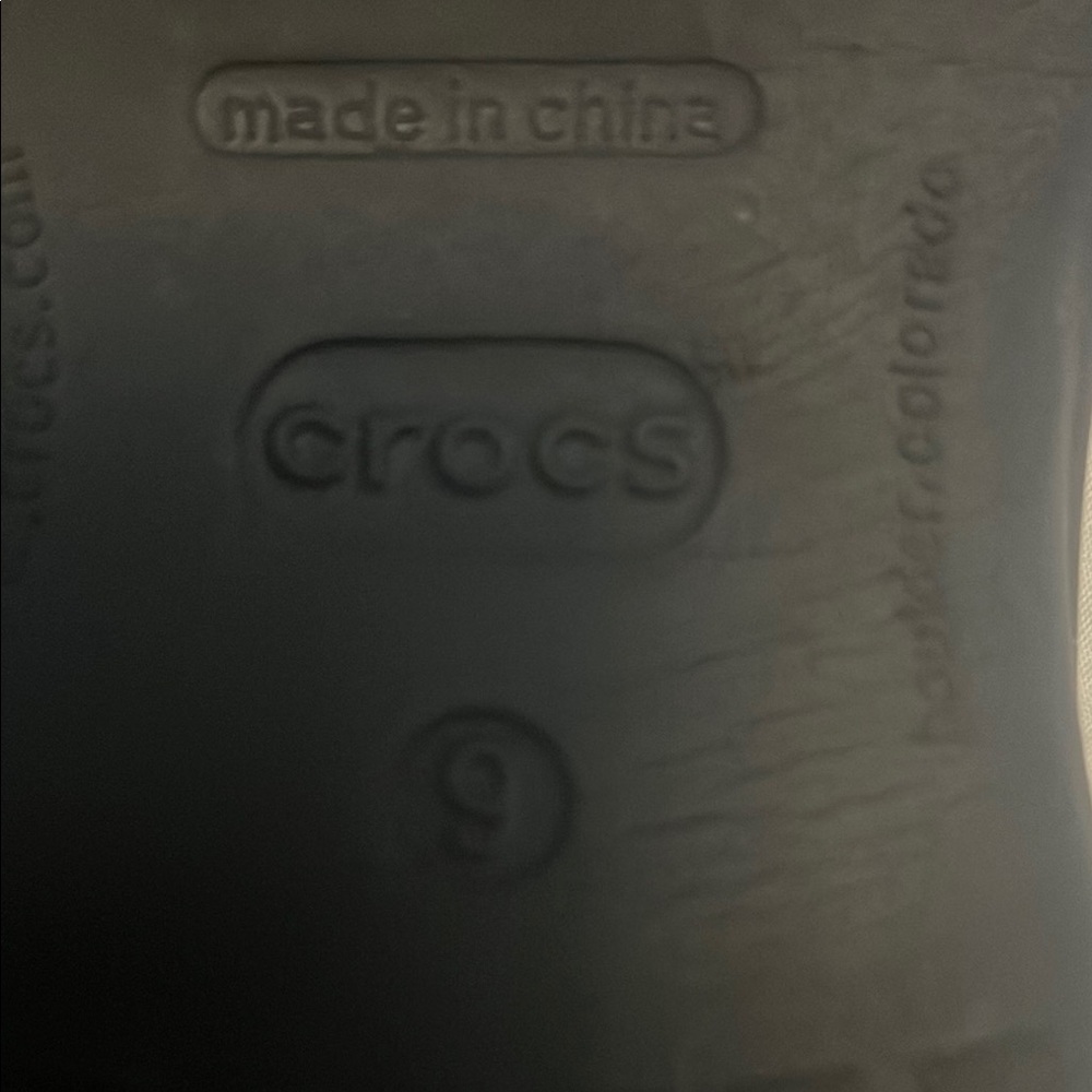 CROCS Black and White Animal Print Sandals/flip flops - Picture 4 of 4